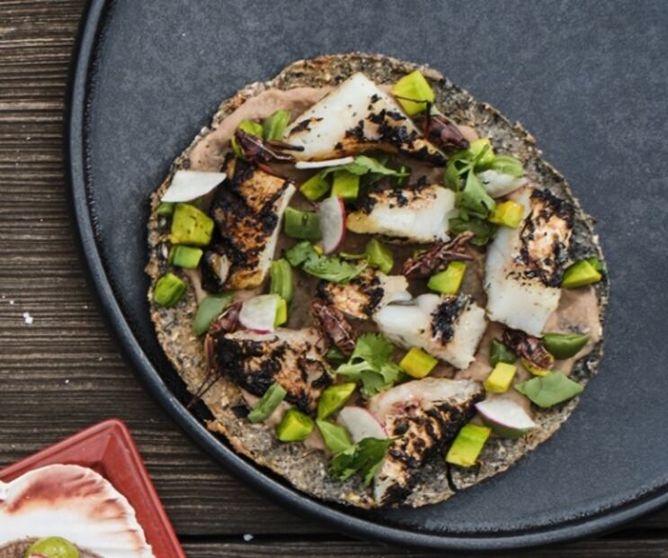 Consiente a papá con una parrillada de mariscos