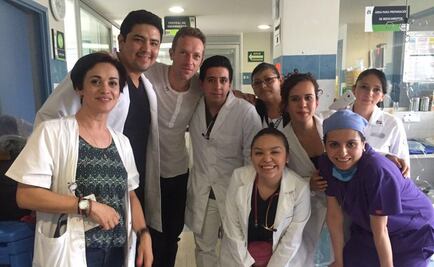 Chris Martin visita el Hospital General de la CDMX