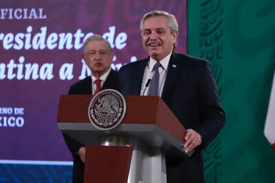 Me vacuné para demostrar que Sputnik V no era "veneno": presidente de Argentina