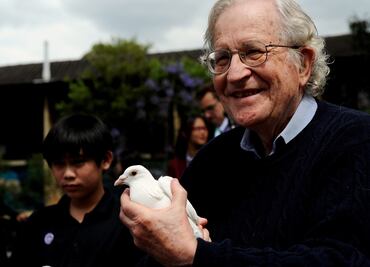 Trump nos acerca cada vez más al apocalipsis: Chomsky