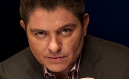 Ernesto Laguardia sufre percance automovilístico y pide ayuda sin éxito: "muy decepcionado del tal 911 de la CDMX"