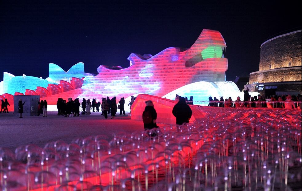 Además del Harbin Ice and Snow World, la ciudad también presentó muchas atracciones con temática invernal para entretener a los visitantes. Foto: AFP