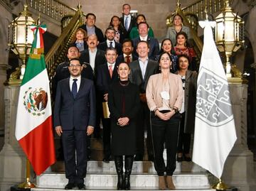 Gobierno de la CDMX difunde primera foto de Claudia Sheinbaum con nuevos alcaldes