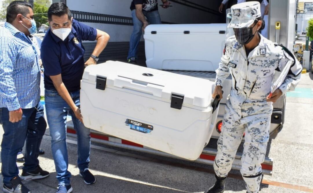 El Comando Estatal de Vacunación recibió el nuevo embarque de 73 mil 100 dosis de vacunas de AstraZeneca. Foto: Especial