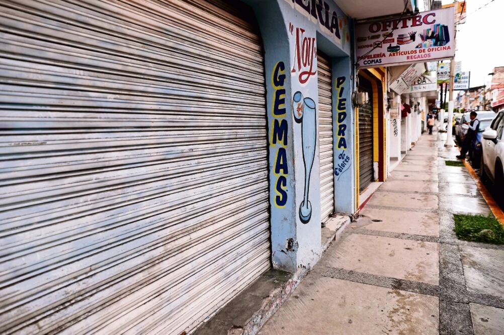 Algunos propietarios de empresas se han ido a Morelos, Ciudad de México, Puebla y Guanajuato. Cierran sus negocios y se llevan a sus familias (VALENTE ROSAS. EL UNIVERSAL)