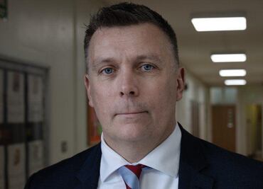 Matthew Lennox, el director de escuela que salvó a sus alumnos de un hombre armado