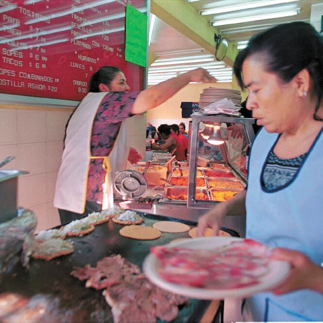 Las fondas cumplen un rol importante y son emprendedores que necesitan apoyo porque no tienen cómo crecer, dijo Lucas Melman, CEO de Sin Delantal. SUSANA NAVARRETE. CUARTOSCURO