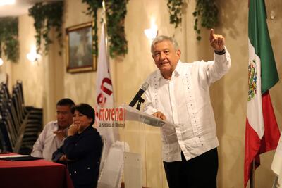 Retoma AMLO agenda tras jugar béisbol
