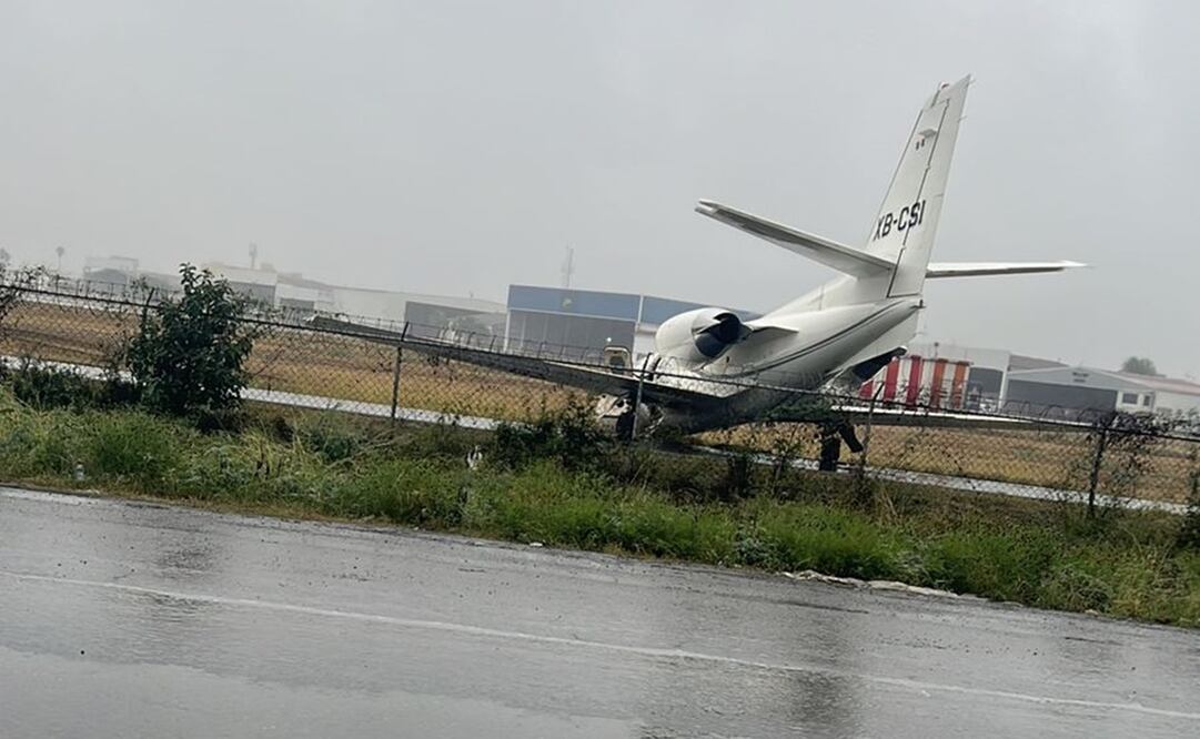 Aeronave de Toluca se accidenta en Aeropuerto Internacional del Norte- Foto: Tomada de la cuenta de X de @PC_NuevoLeon