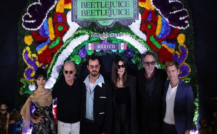 Beetlejuice "resucita" en México; Tim Burton y el elenco de la cinta visitan la CDMX
