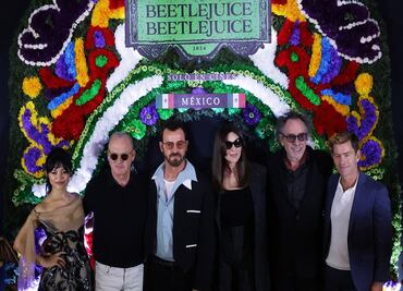Beetlejuice "resucita" en México; Tim Burton y el elenco de la cinta visitan la CDMX