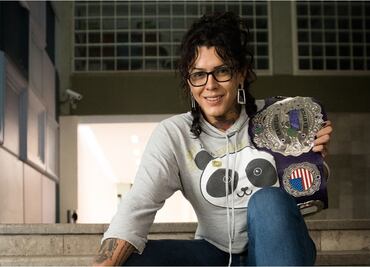 Estrella Divina no se ofende por grito homofóbico en la lucha libre