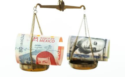PIB de México podría caer 1.5% si aranceles de 25% se mantienen; dólar podría subir hasta a 24 pesos, dice BBVA