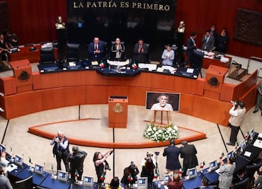 Senado honra a Toledo y lo proponen para la medalla Belisario Domínguez