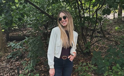 Mariana Rodríguez destaca con jeans cargo y chamarra de piel