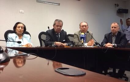 Demandan intelectuales al INE usar su capacidad de denuncia