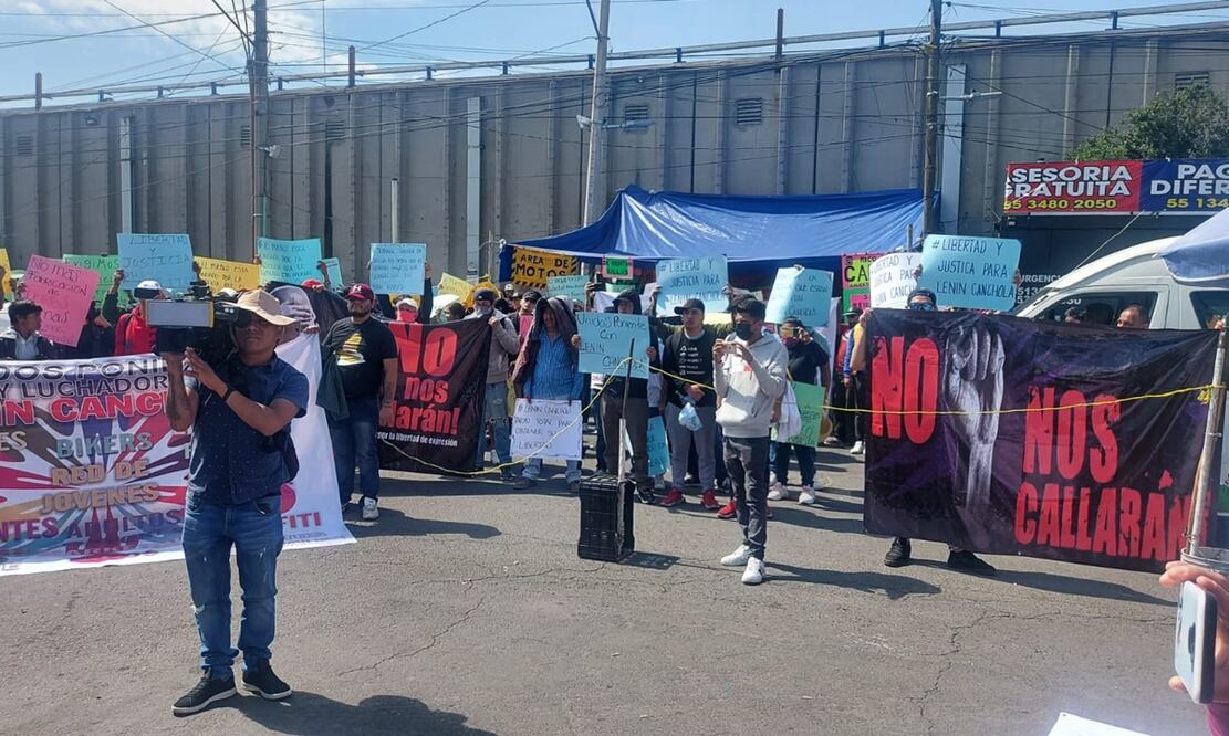 Conocidos del peligroso criminal Lenin Canchola, exigen su liberación frente al Reclusorio Oriente