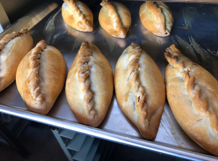 Los pastes son uno de los platillos típicos de Hidalgo y pueden estar rellenos de varios ingredientes / Foto: Pastes Polanco