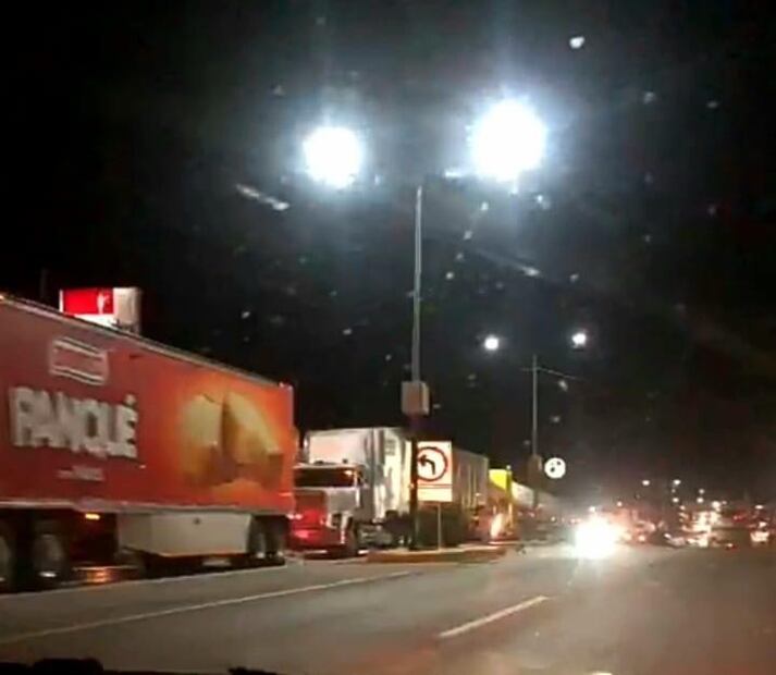 El enfrentamiento inició alrededor de las 18.30 horas de este miércoles 8 de Mayo, y por varias horas los habitantes quedaron bajo zozobra. Foto: Especial