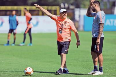 Miguel Herrera a ganar con otras piezas