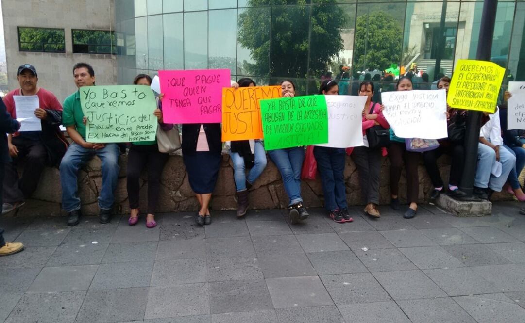 Protestan por fraude en venta de terrenos en Tlalnepantla