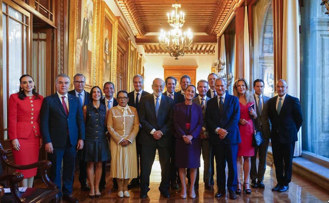 Reunión de la mandataria federal Claudia Sheinbaum con miembros del gabinete y sector empresarial para evaluar el Plan México. Foto: Presidencia