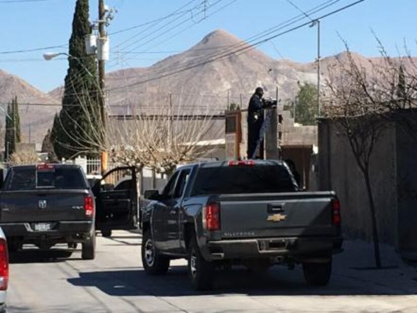 Hallan fosas clandestinas en viviendas de Chihuahua