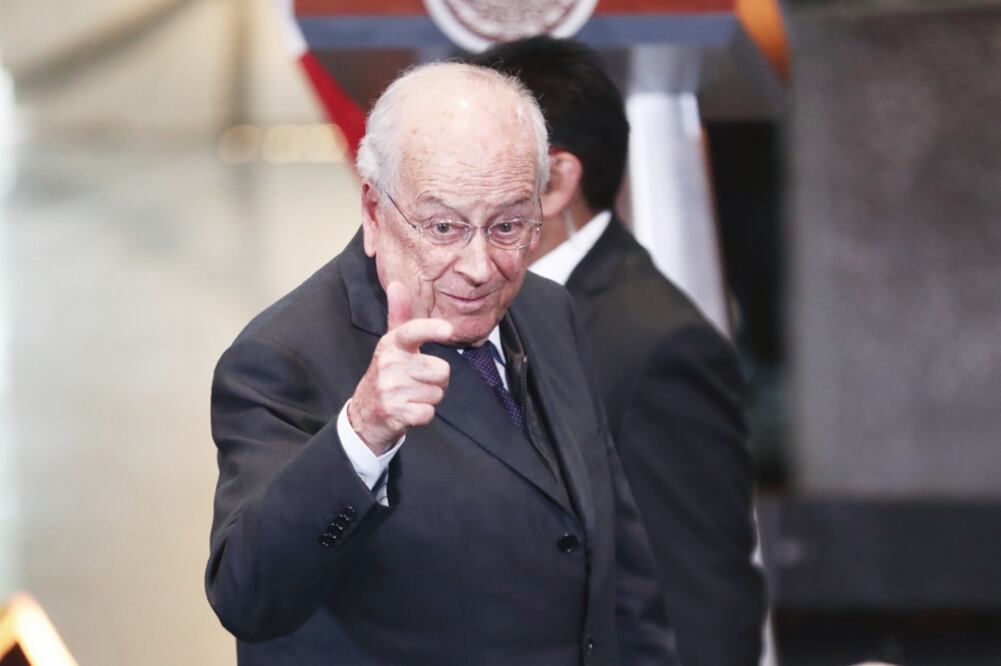 Claudio X. González, miembro del Consejo Mexicano de Negocios, dijo que el gobierno y los empresarios buscan una base para la inversión y el crecimiento. (ARCHIVO EL UNIVERSAL)