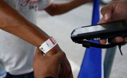 Con brazaletes, registran en México a mil 114 migrantes de nueva caravana