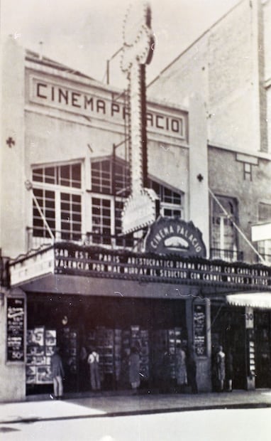 Fachada del antiguo Cinema Palacio, que se encontraba en la actual Avenida Cinco de Mayo. Archivo EL UNIVERSAL.