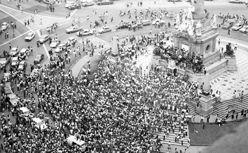 Los festejos tras el encuentro México vs. Bélgica del 3 de junio de 1986 se salieron de control. La mayor concentración de fanáticos y problemas se vio alrededor del Ángel de la Independencia, sitio obligado para celebrar victorias futbolísticas. Foto: Archivo EL UNIVERSAL.