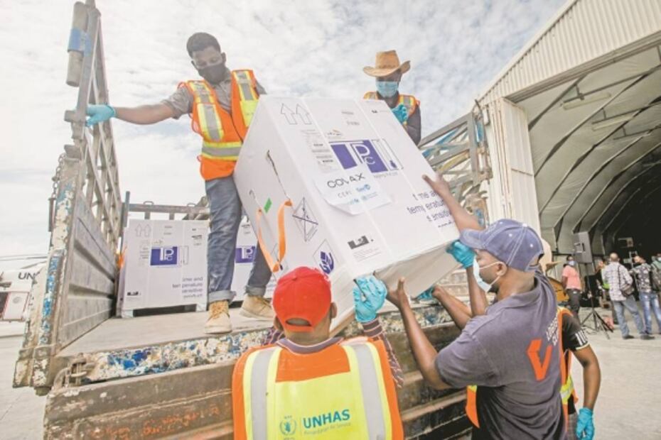 Situación de vacuna de AstraZeneca se complica por coágulos