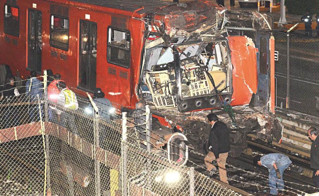 Peritos de la Procuraduría capitalina realizaban ayer por la mañana las investigaciones correspondientes por el choque del lunes de dos trenes en la estación Oceanía del Metro. Luego de que fueron retirados los convoyes del lugar de los hechos, alrededor 
