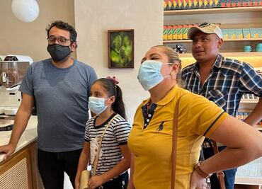 Hijo de AMLO va por nueva tienda de chocolates