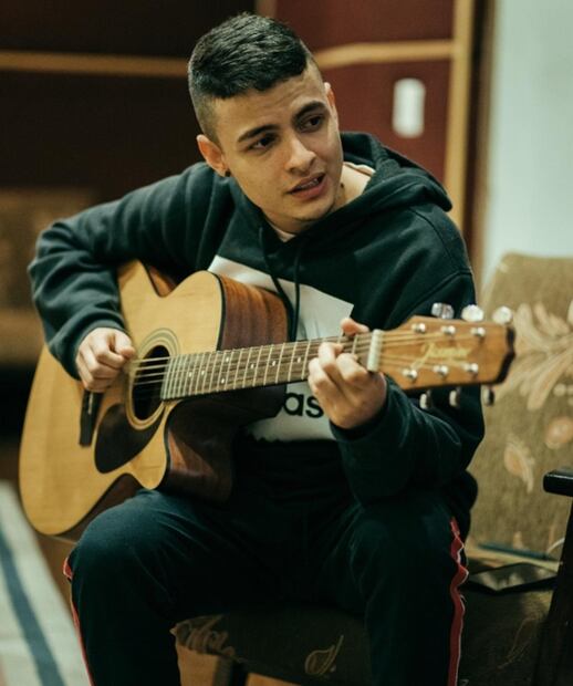 Shakira no incluyó los versos más fuertes en "Music sessions 53", cuenta el coautor de la canción 