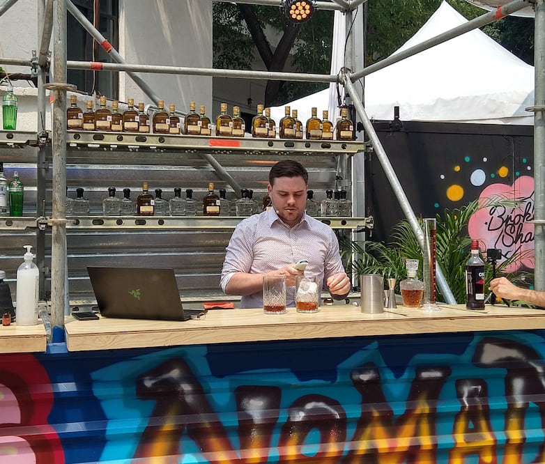 Los bartenders compartieron algunos consejos y secretos de la coctelería. Foto: Francisco Velázquez