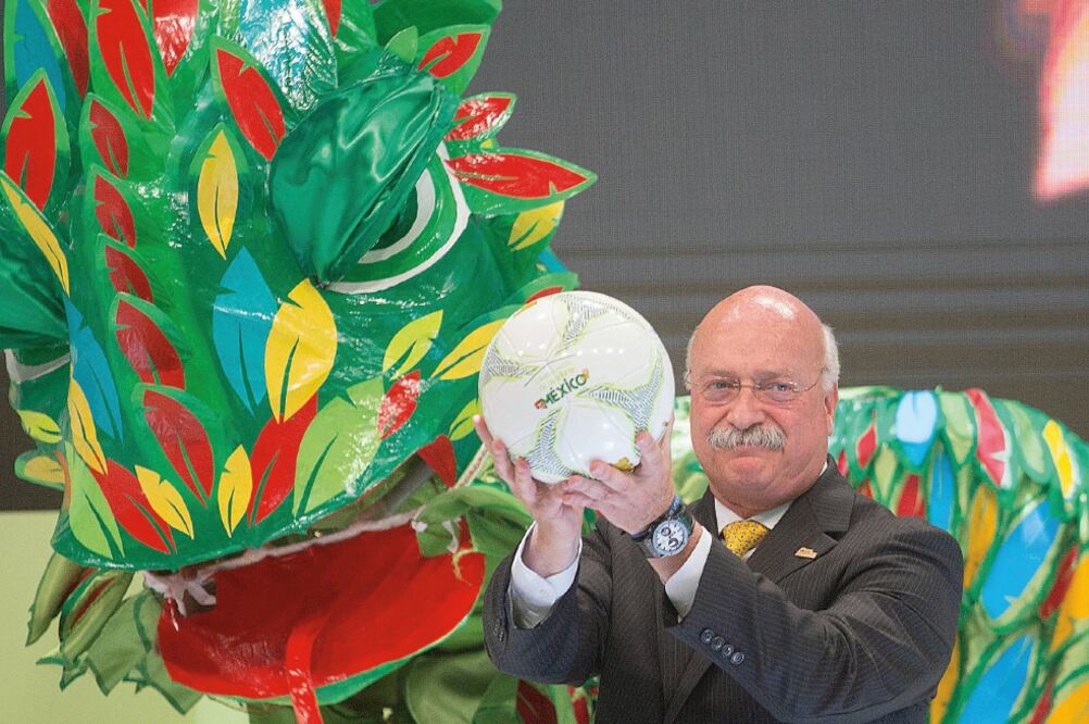 El directivo presentó el balón para la última jornada y Liguilla (IMAGO7)