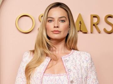 Baby french, la manicura minimalista y elegante de Margot Robbie
