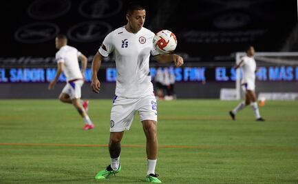 Roberto Alvarado, convocado a la Selección Mexicana tras caso de Covid-19
