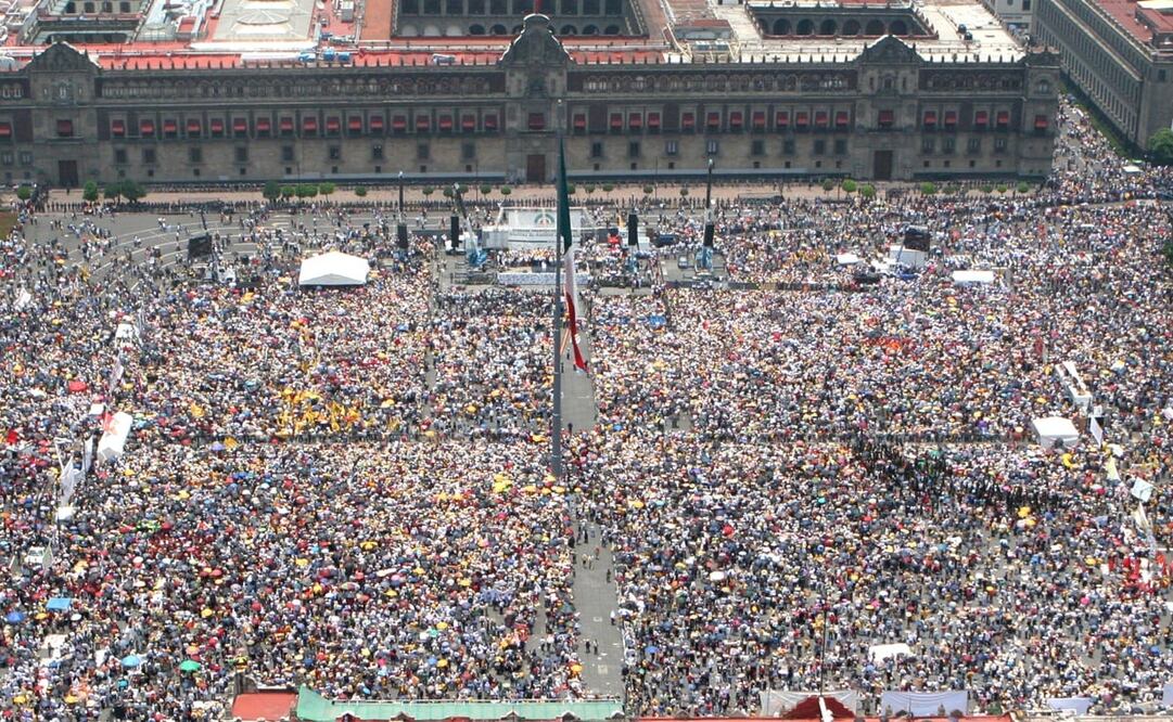 Según el Presidente, hay “muchas ganas” de reunirse en el “Zócalo democrático”. Foto ilustrativa: Archivo
