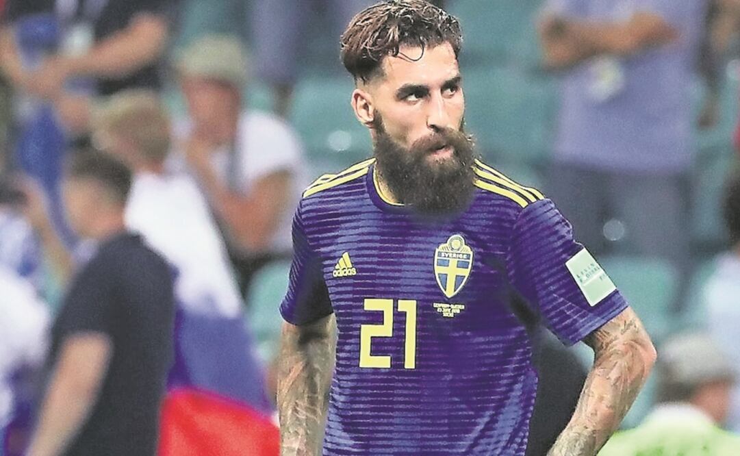 Jimmy Durmaz leyó un comunicado ante la prensa. Foto: PILAR OLIVARES. REUTERS