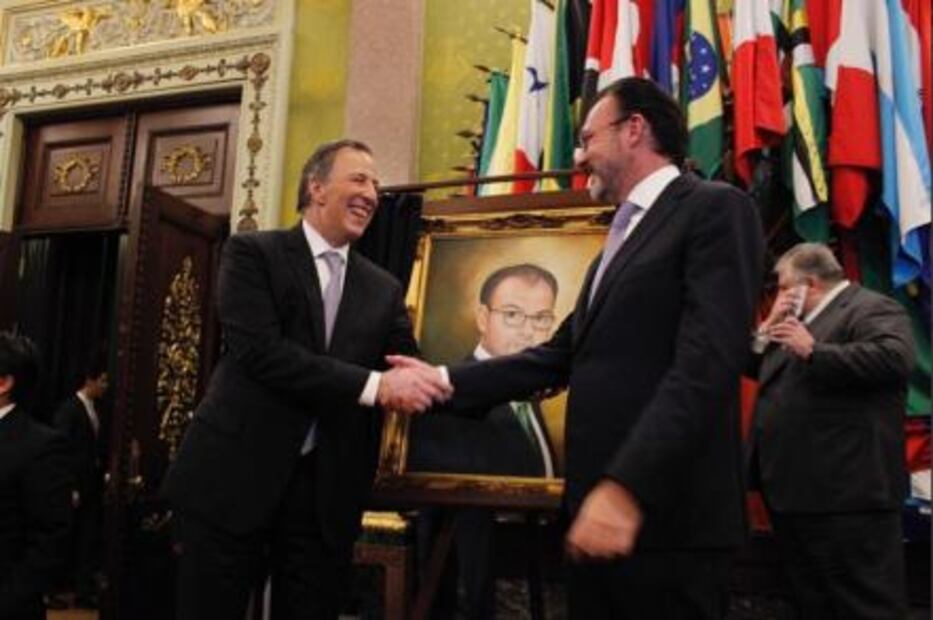 Develan en Palacio Nacional retrato de Luis Videgaray