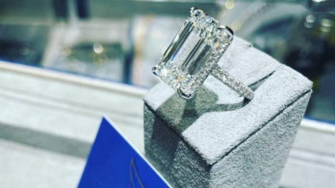 ¿Belinda tiene que regresar el anillo a Christian Nodal?