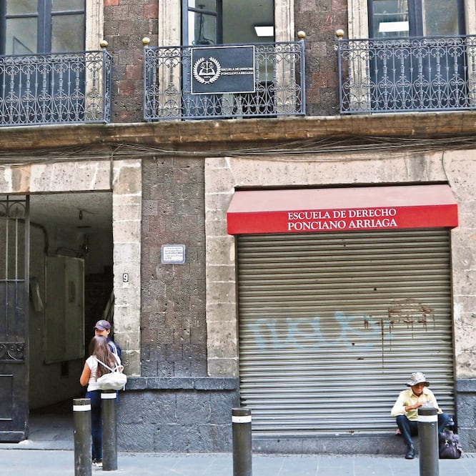 La Escuela de Derecho Ponciano Arriaga, en la Ciudad de México, es de las que sí cuentan con el Reconocimiento de Validez Oficial de Estudios. ARCHIVO EL UNIVERSAL