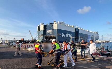 Marina evacúa a dos tripulantes enfermos en alta mar en Veracruz; presentaban síntomas de hipoxia