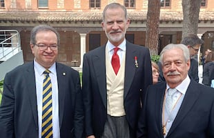 Reconocen en el Cervantes a Gonzalo Celorio; UNAM destaca defensa de la lengua y la universidad pública