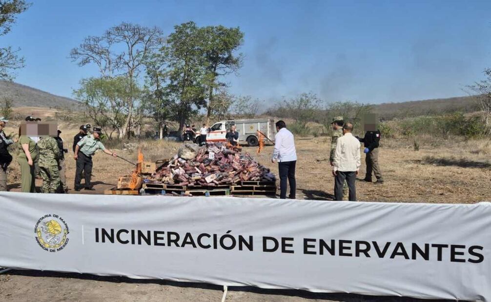 Semar y FGR incineran una tonelada de cocaína en Manzanillo. Foto: Semar