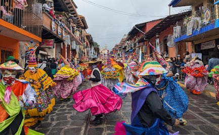 Xico, Veracruz se llena de fe y color; danzantes y floreros preservan la tradición en honor a Santa María Magdalena