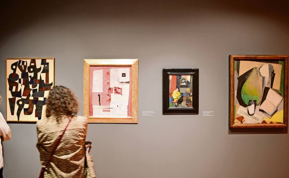 Obras: Variación de un viejo tema, 1960,
Carlos Mérida (Col. Zambrano); Retrato de Jacques Gelman, 1945, de Gunther
Gerzso (Col. Vergel); Sin título, 1915-1917,
de Ángel Zárraga (Col. Vergel); y Última hora, 1915, de Diego Rivera (Col. Zambrano). Foto: Santiago Cadena / EL UNIVERSAL