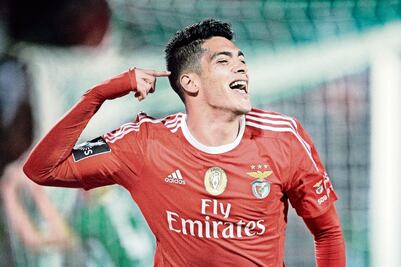 Raúl Jiménez da alas al Benfica 